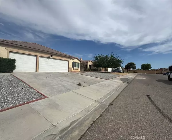 Adelanto, CA 92301,14543 Handsdale Street