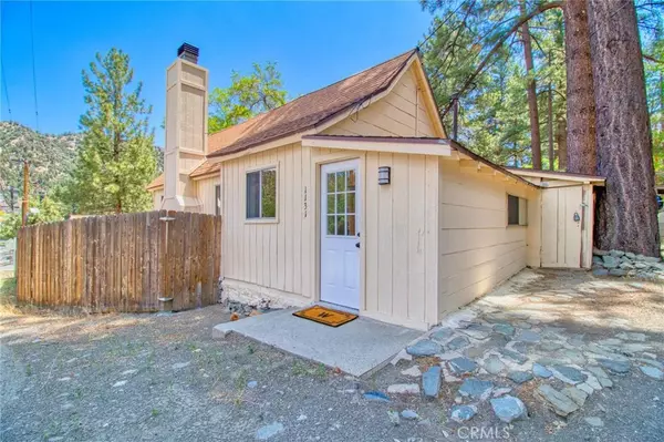 Wrightwood, CA 92397,1131 Apple Avenue