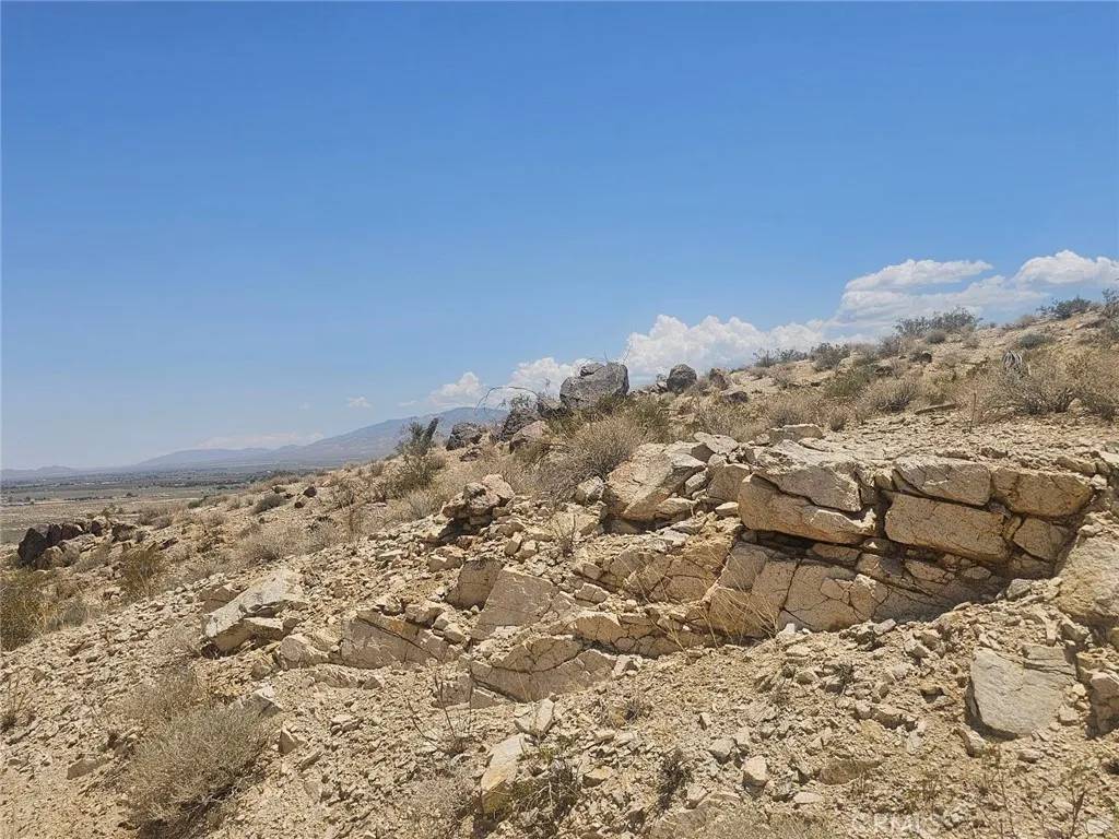 Lucerne Valley, CA 92356,404 Gobar Rd.