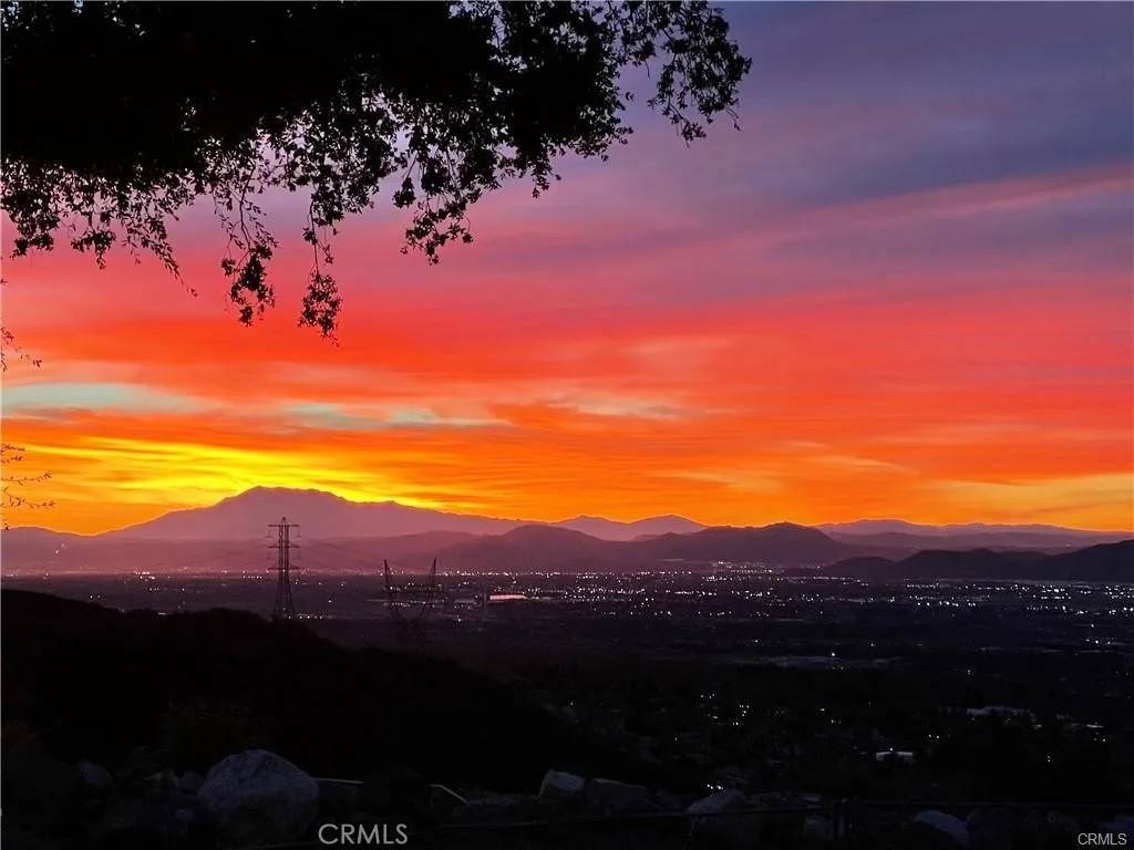 Rancho Cucamonga, CA 91737,0 Santina