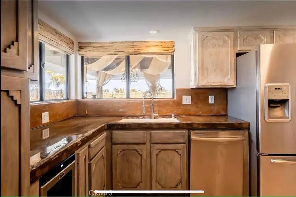 29 Palms, CA 92277,70138 Sullivan Road