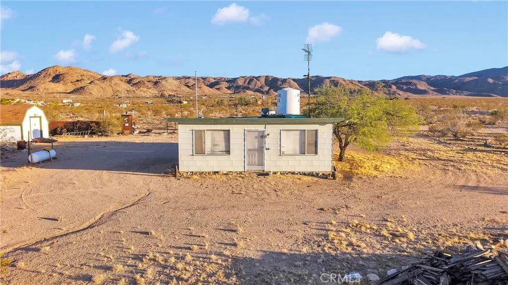 Landers, CA 92285,5457 Larrea Road