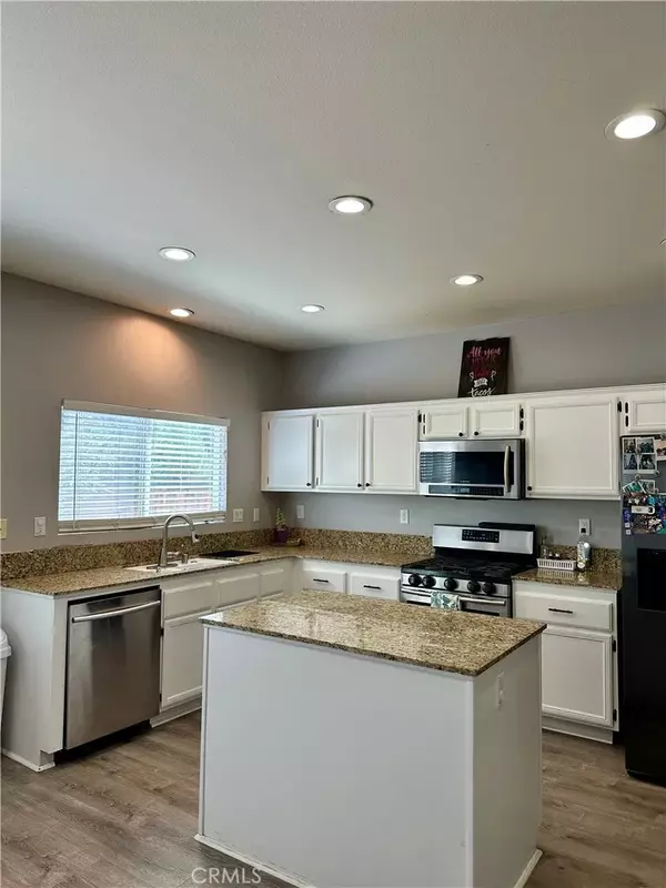 Victorville, CA 92392,13366 Viejo Circle