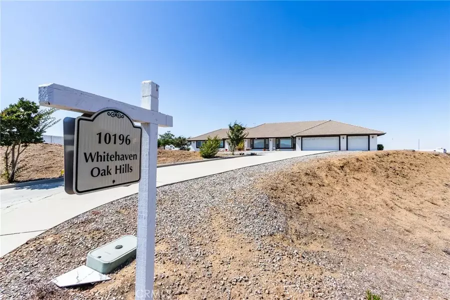 10196 Whitehaven Street, Oak Hills, CA 92344