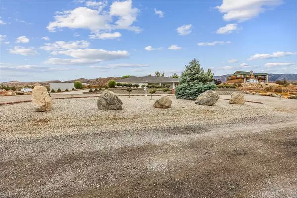 Pinon Hills, CA 92372,325 Canyon Road
