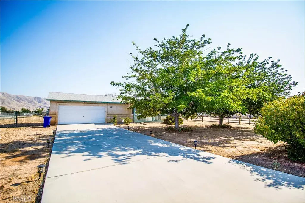 Apple Valley, CA 92308,21295 Wisteria Street