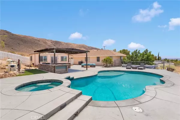 22752 Roundup Way, Apple Valley, CA 92308