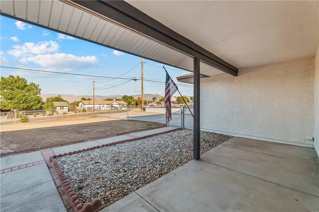 Hesperia, CA 92345,7046 7th