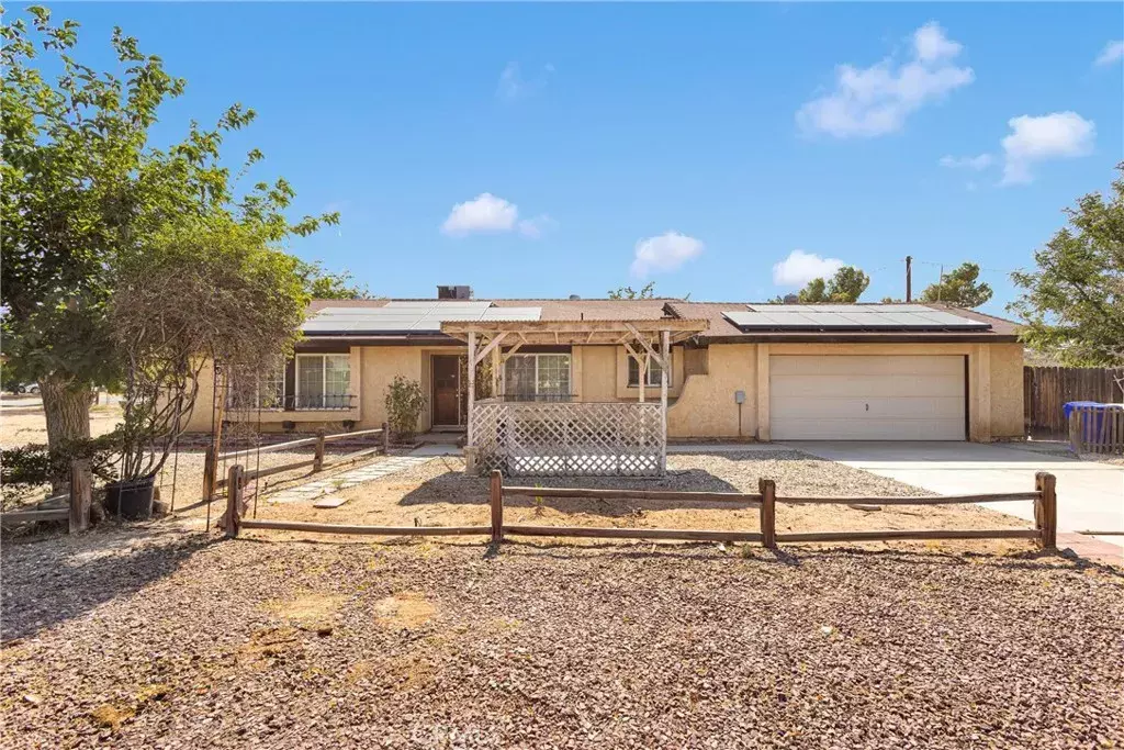 Apple Valley, CA 92307,14122 Pawnee Road