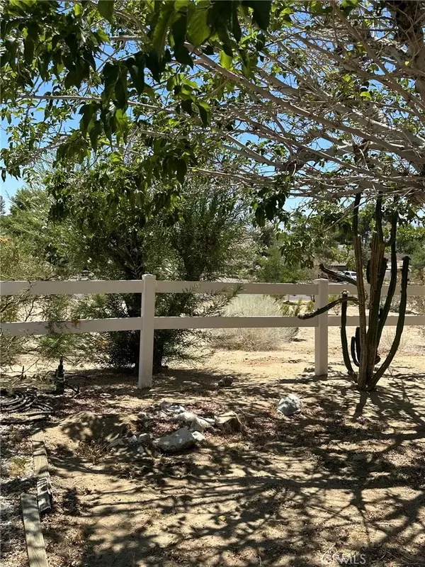 Apple Valley, CA 92307,18710 Otomian Road