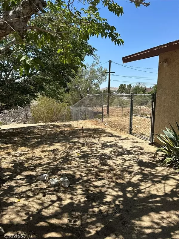 Apple Valley, CA 92307,18710 Otomian Road
