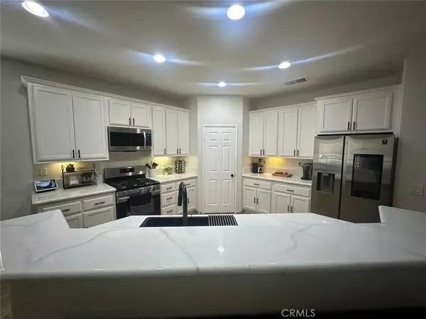 Adelanto, CA 92301,11843 Broad Oak Court