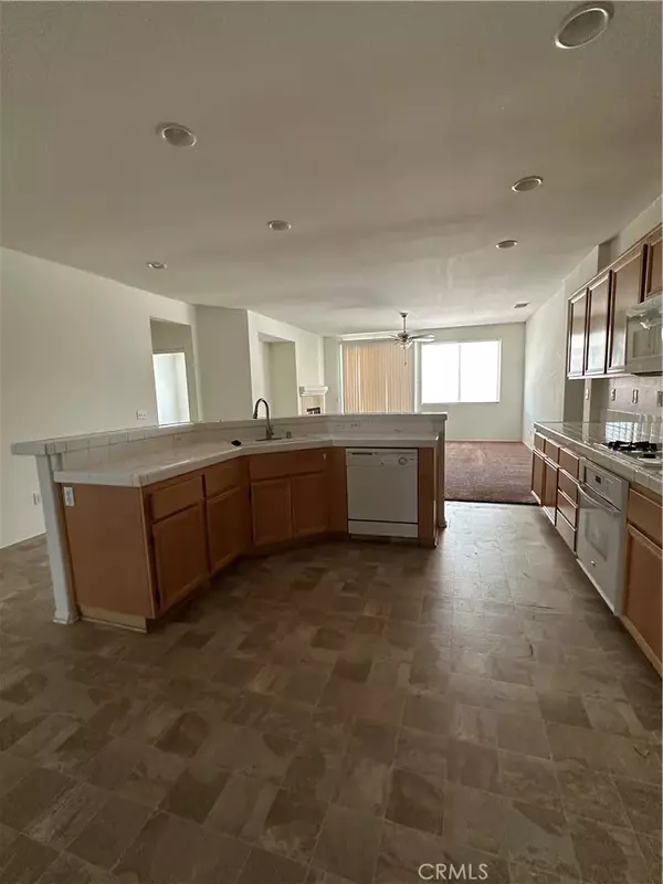 Hesperia, CA 92344,9144 Cloud View Avenue