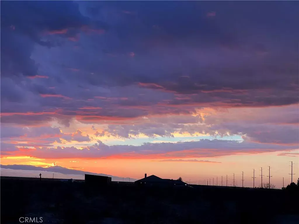 Apple Valley, CA 92308,3 Del Oro