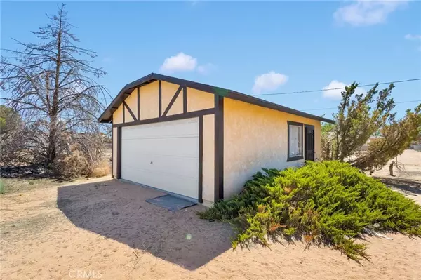 Apple Valley, CA 92307,22325 Quivero Road