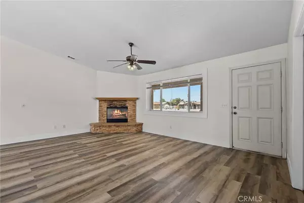 Apple Valley, CA 92307,22225 Standing Rock Avenue