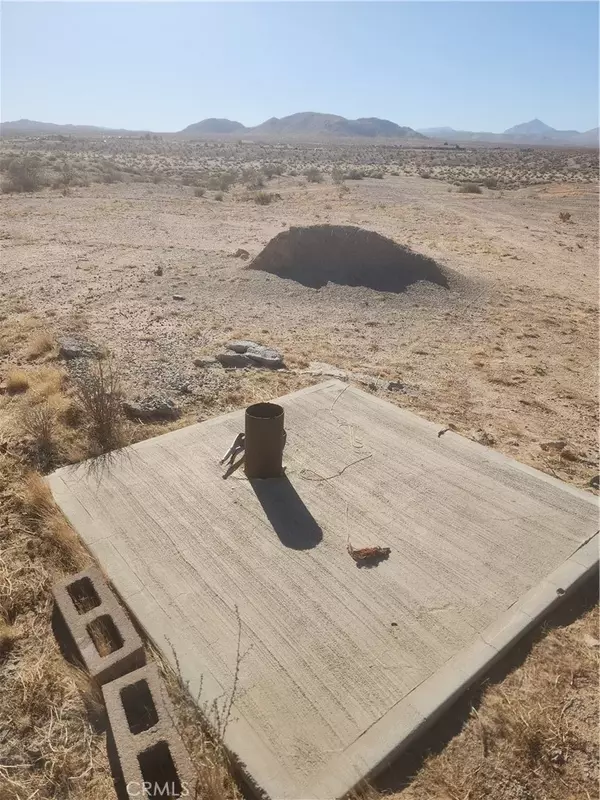 Helendale, CA 92342,18900 Corral