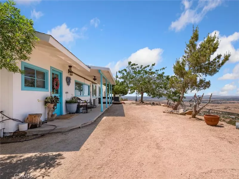 9066 Reposo Lane, Apple Valley, CA 92308