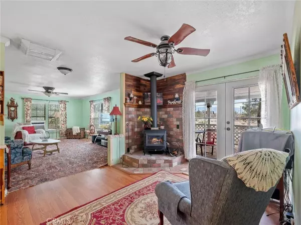 Phelan, CA 92371,5124 Luna Road