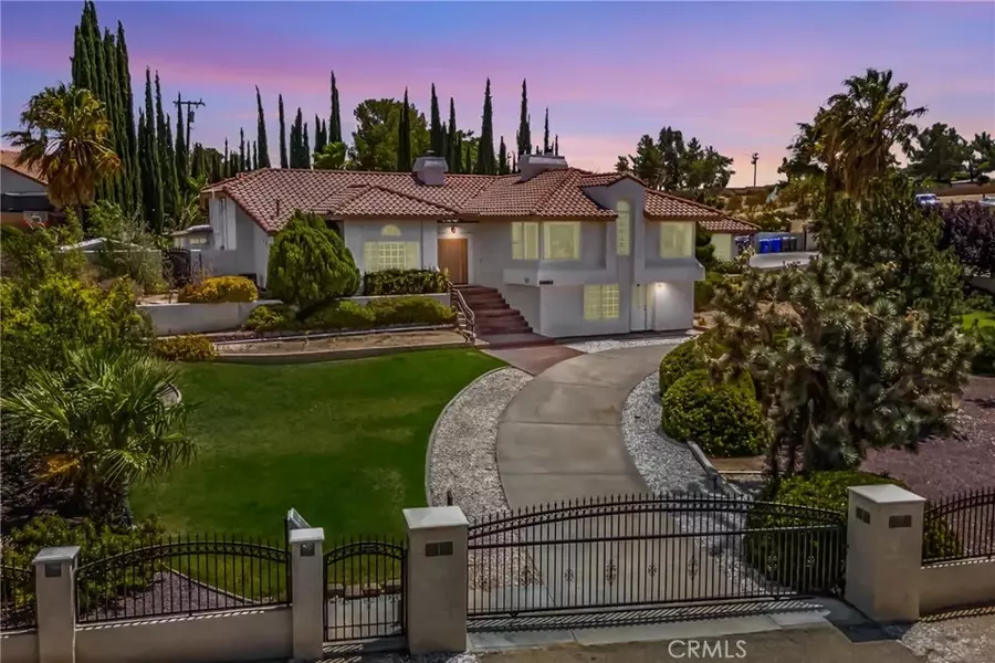 20003 Waco Road, Apple Valley, CA 92308