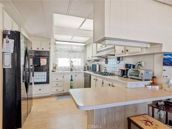 Victorville, CA 92395,13393 Mariposa #167