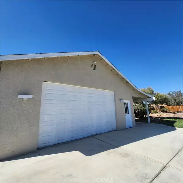 Apple Valley, CA 92307,15160 Flathead Road