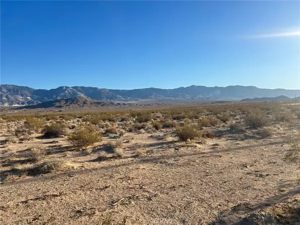 Lucerne Valley, CA 92356,22 Clark St
