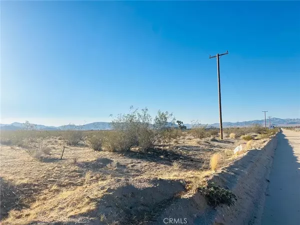 Lucerne Valley, CA 92356,9 Midway Ave