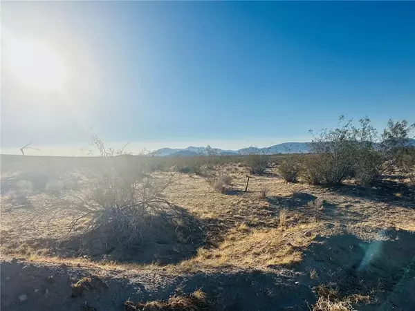 Lucerne Valley, CA 92356,9 Midway Ave