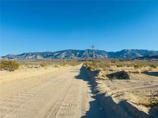 Lucerne Valley, CA 92356,9 Midway Ave
