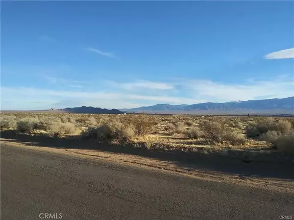 17 North Side, Lucerne Valley, CA 92356