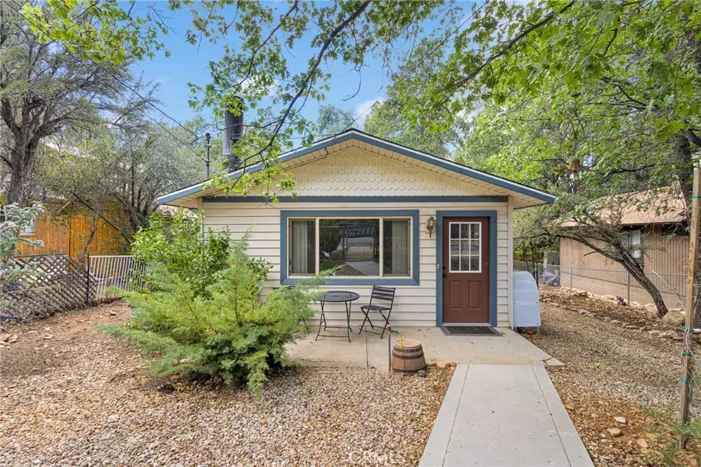 Sugarloaf, CA 92386,412 San Bernardino Avenue