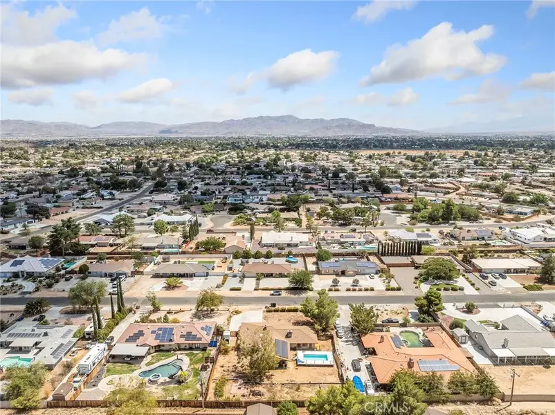 14006 Cronese Road, Apple Valley, CA 92307