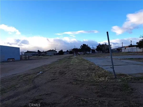 Hesperia, CA 92345,0 Walnut