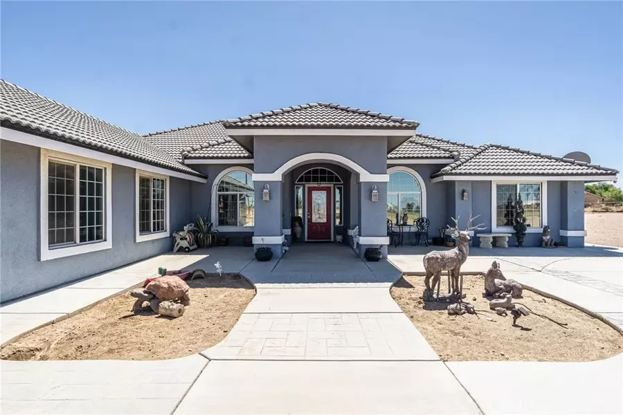 9735 Elsinore Road, Oak Hills, CA 92344