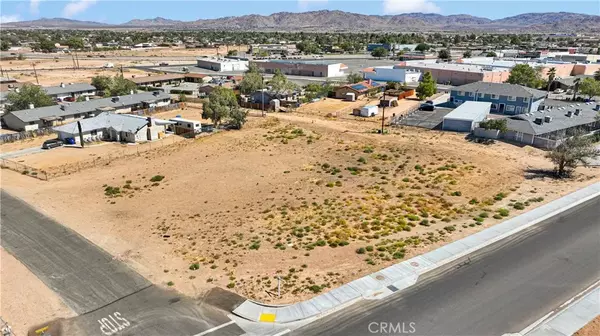 Apple Valley, CA 92307,13581 Yakima