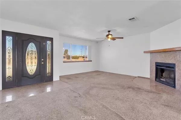 Apple Valley, CA 92308,12421 Lakota