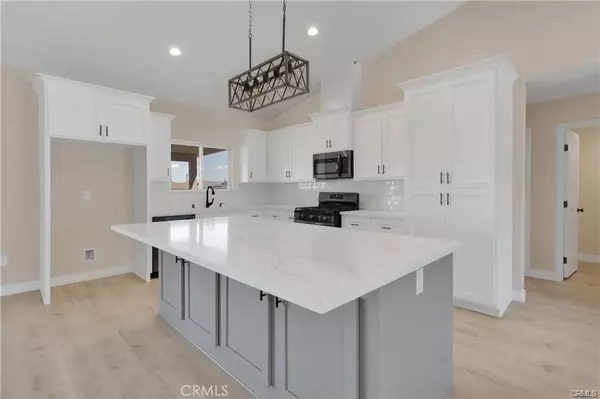 Apple Valley, CA 92308,10647 Central Road