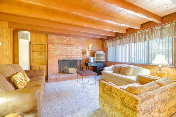 Wrightwood, CA 92397,1215 Lark