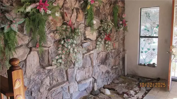 Victorville, CA 92395,13700 White Sail