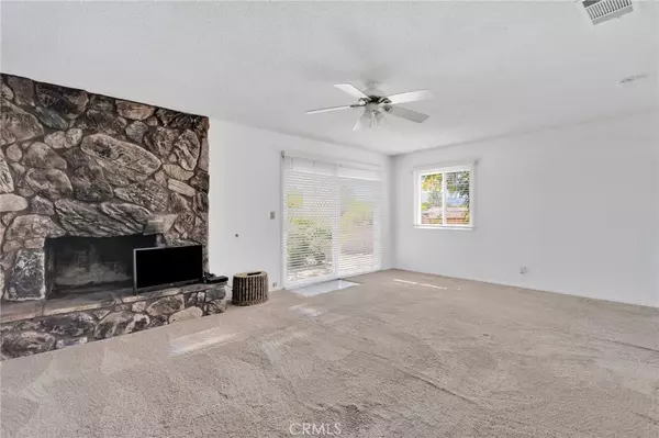 Hesperia, CA 92345,9485 Peach