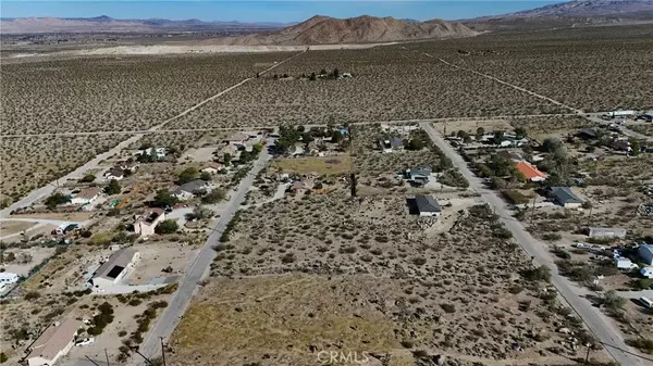 Lucerne Valley, CA 92356,781 Zircon