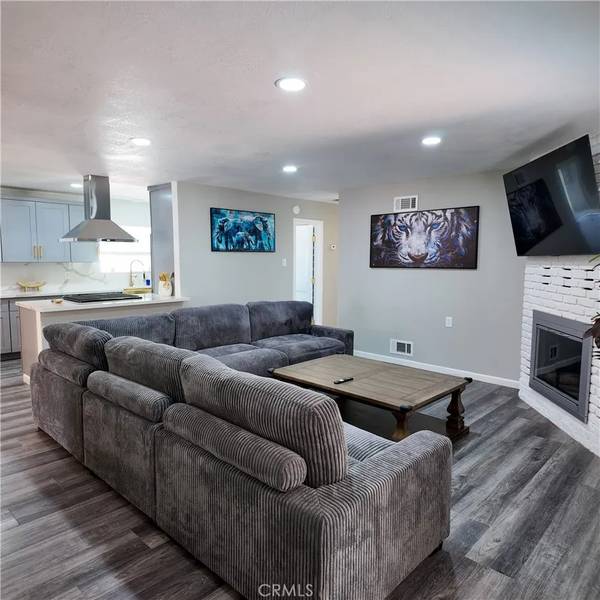 18328 Symeron, Apple Valley, CA 92307