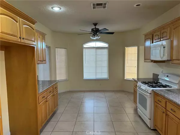 Helendale, CA 92342,26977 Silver Lakes