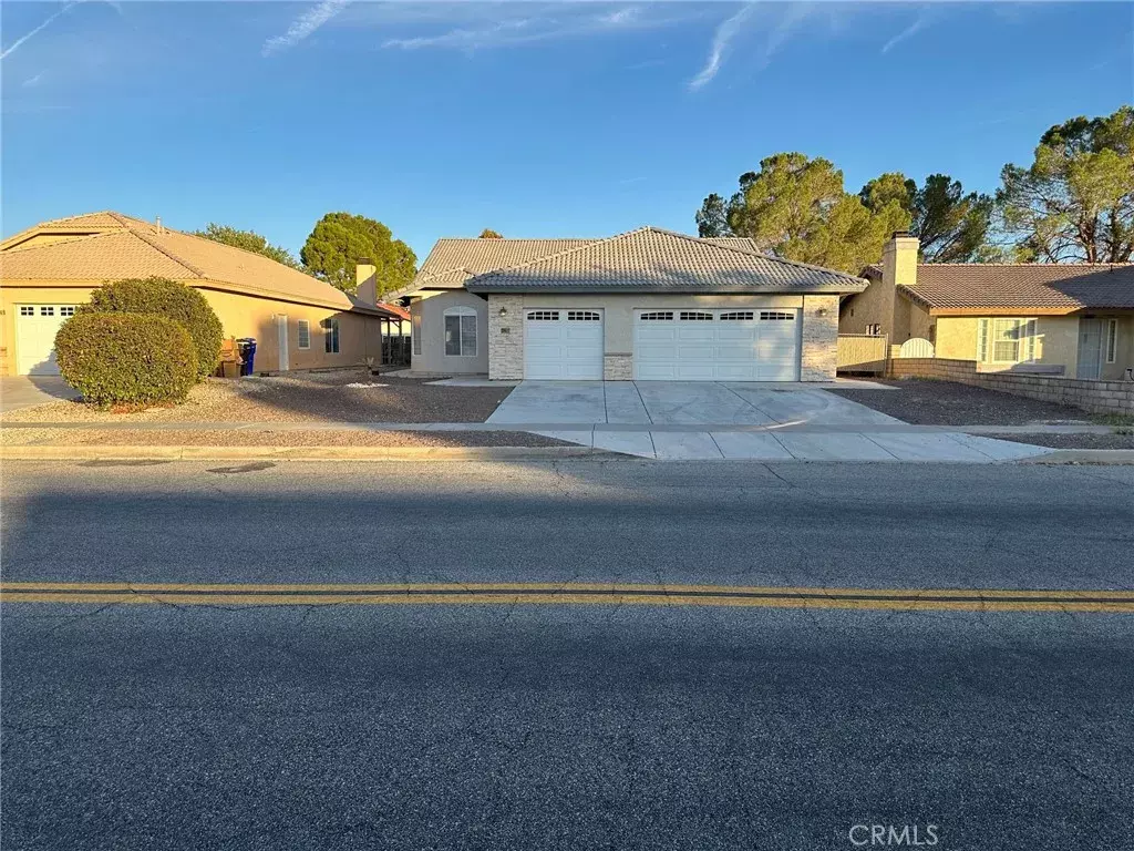 Helendale, CA 92342,26977 Silver Lakes