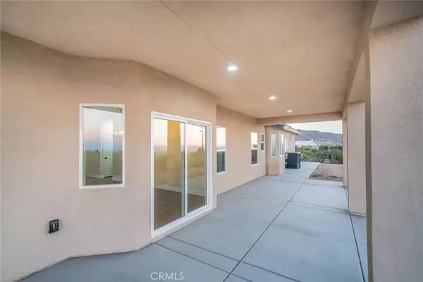 Pinon Hills, CA 92372,1112 Hollister