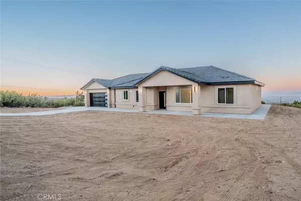 Pinon Hills, CA 92372,1112 Hollister