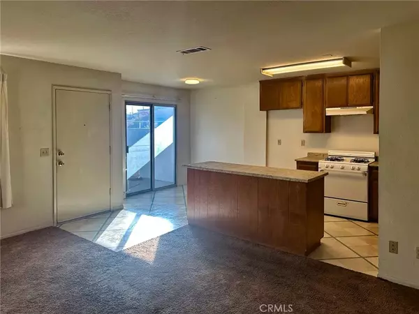 Victorville, CA 92395,15744 Bear Valley Road ##9