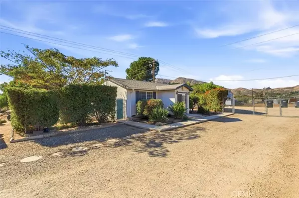 Moreno Valley, CA 92557,8876 Pigeon Pass