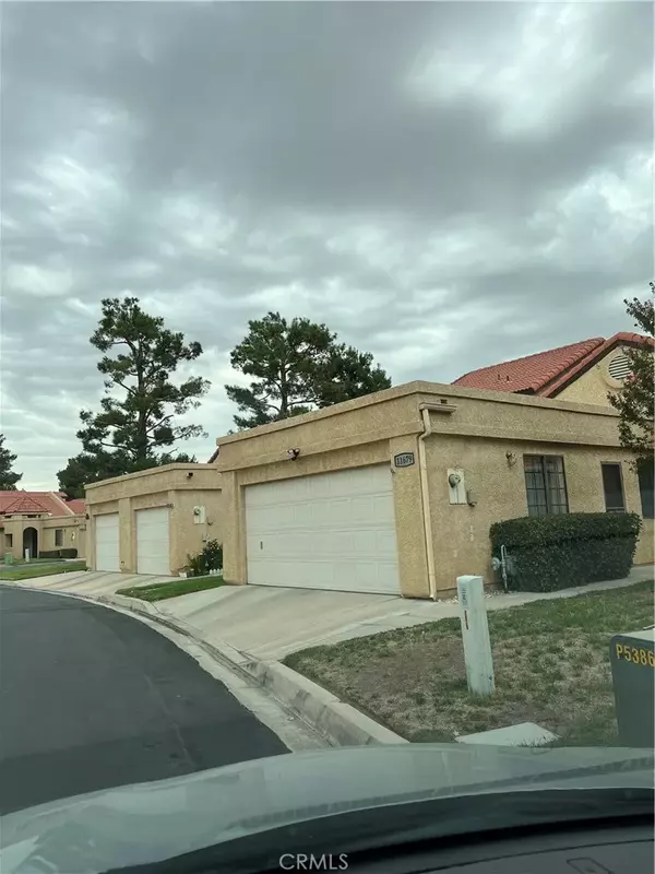 11675 Maple St, Apple Valley, CA 92308